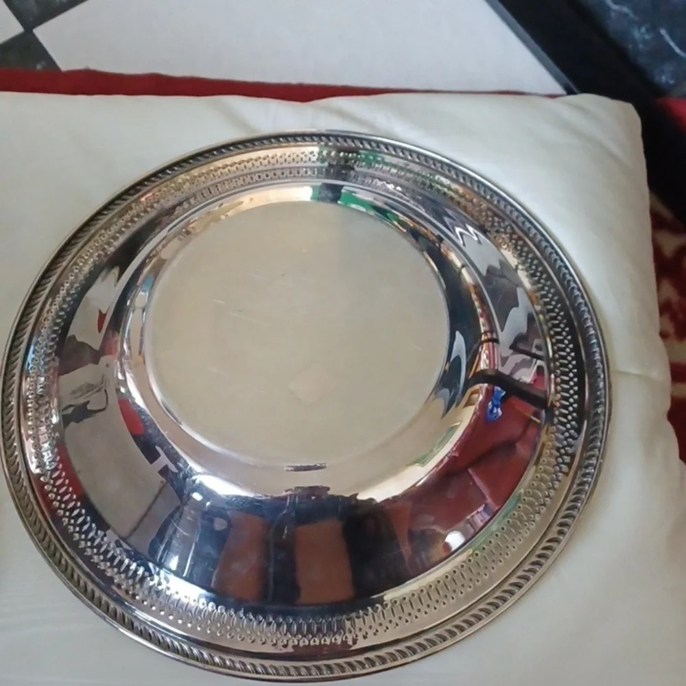 FB Rogers Silver Co Large Bowl, 10.25